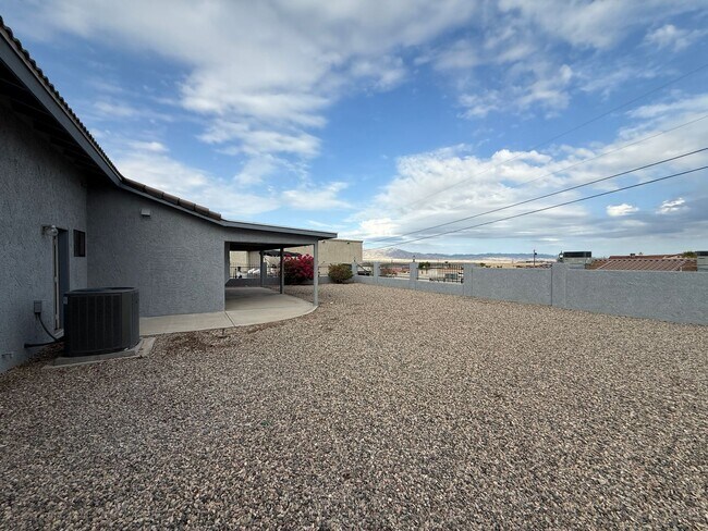 Building Photo - Available now - Unfurnished - Long Term