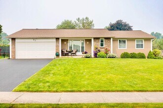 Building Photo - Amazing 3 Bedroom and 2 Full Bath Home For Rent in Greece Available Now.