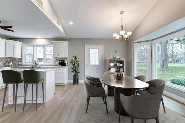 Building Photo - 1727 Cloister Dr