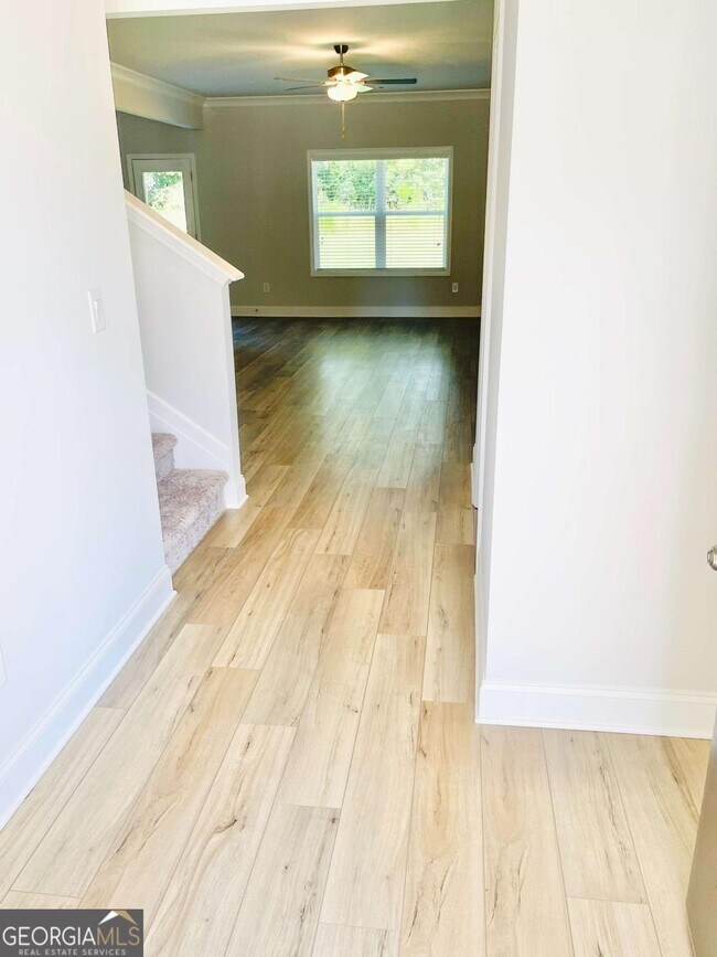 Building Photo - 3030 Westgate Park Dr