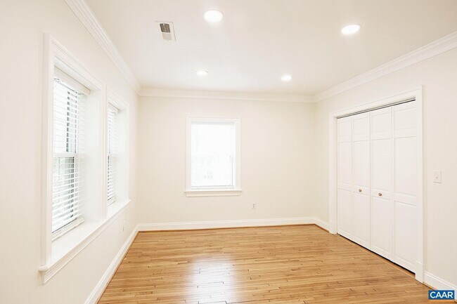 Building Photo - 675 Evergreen Ave