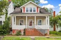 Building Photo - 208 N Mary St