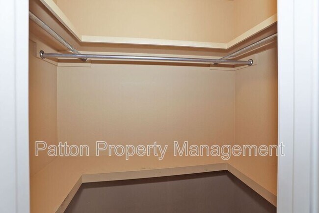 Building Photo - 9206 Perry Ave