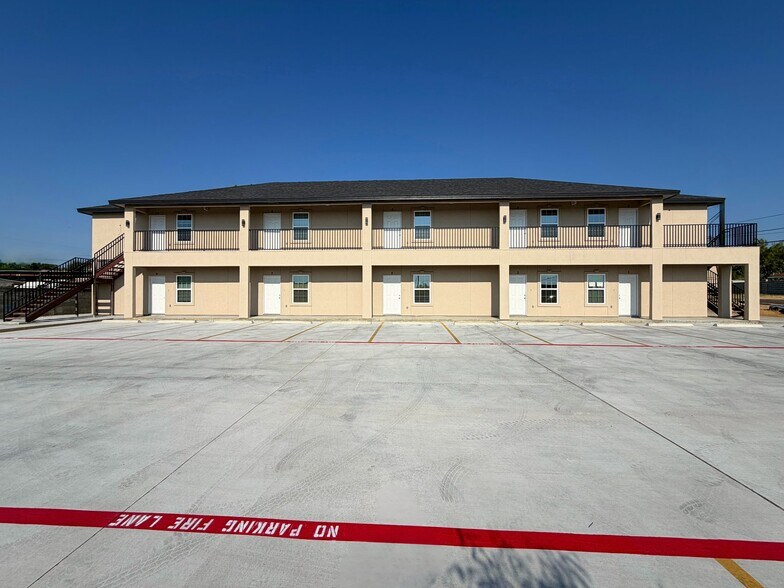 Building Photo - 2909 San Luis St