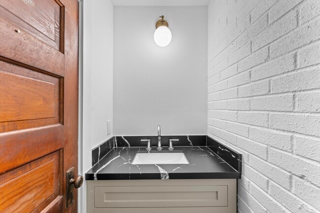 Building Photo - 1420 FM 1960