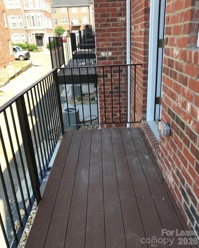 Building Photo - 1923 Winpole Ln