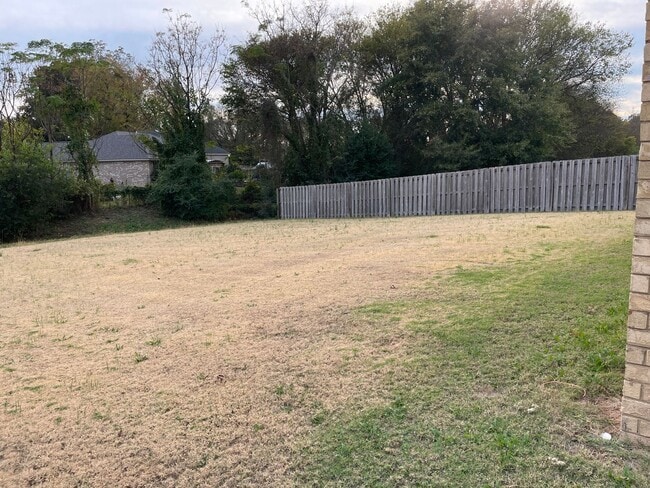 Building Photo - 506 Old Mill Way