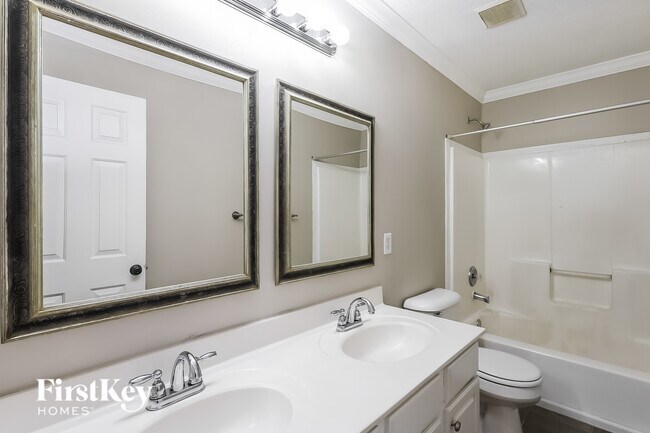 Building Photo - 10911 Jessie Cir