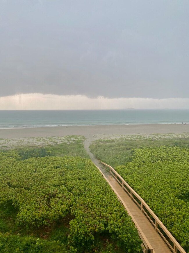 Building Photo - 8500 Ridgewood Ave