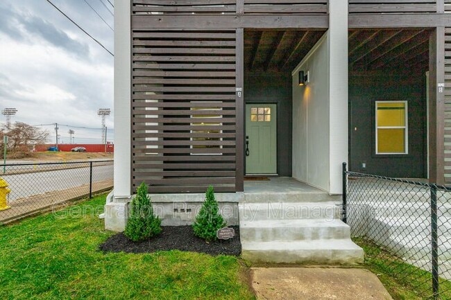 Building Photo - 1124 Garfield St