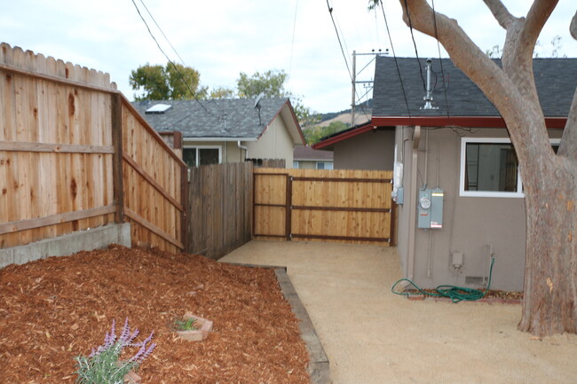 Building Photo - Bishop Peak neighborhood-Fantastic Rental!!