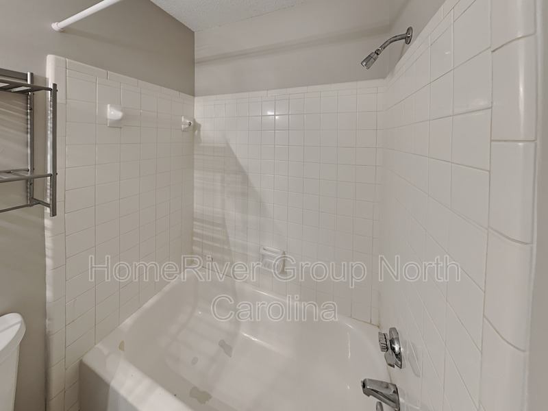 Building Photo - 5725 Bramblegate Rd