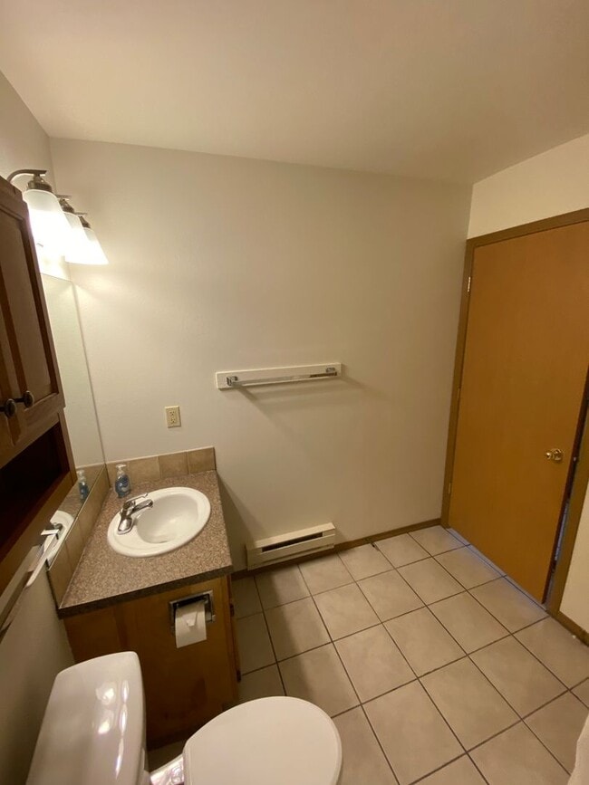 Building Photo - Canfield Court Condo (APP#170)