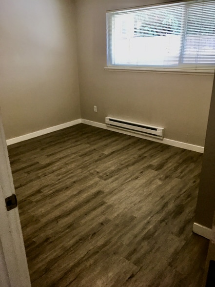 Building Photo - 1215 Queen Anne Ave N