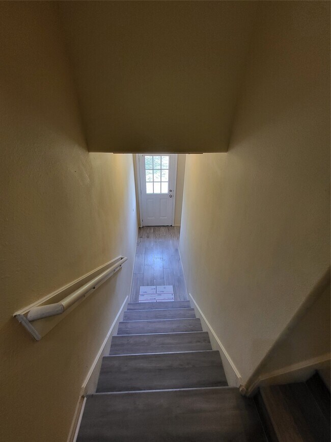 Building Photo - 5707 Saluda Creek Ln