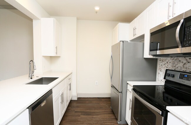 Interior Photo - Camden Roosevelt