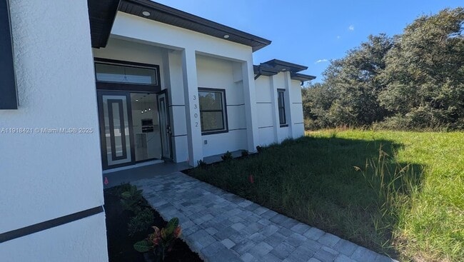 Building Photo - 3302 E 18th St