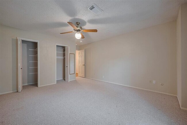 Building Photo - 15222 Torry Pines Rd