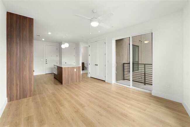 Building Photo - 1701 Simond Ave Ave