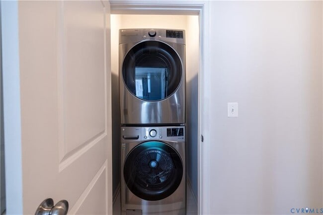 Building Photo - 9233 Magellan Pkwy