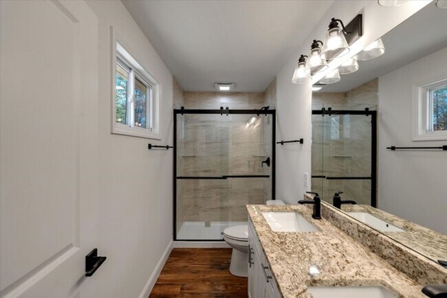 Building Photo - Charming Brand-New Contemporary Home in Black Mountain
