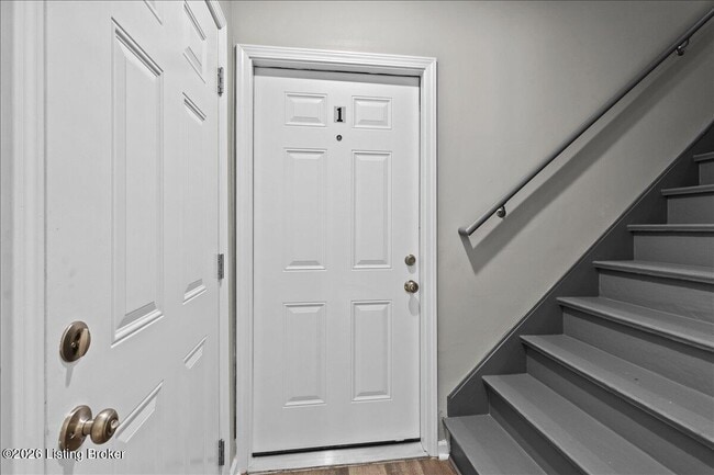 Building Photo - 1018 S 47th St