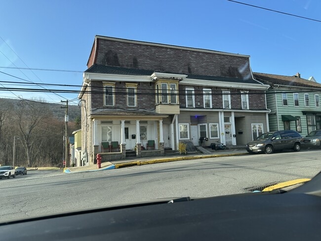 Building Photo - 150 E Market St