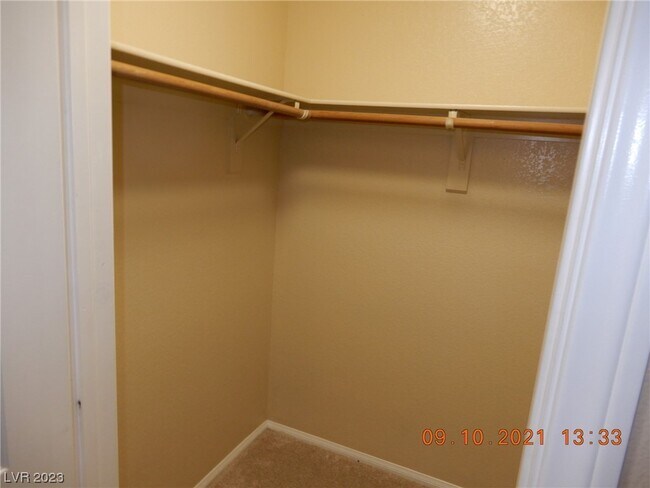 Building Photo - 7840 Millhopper Ave