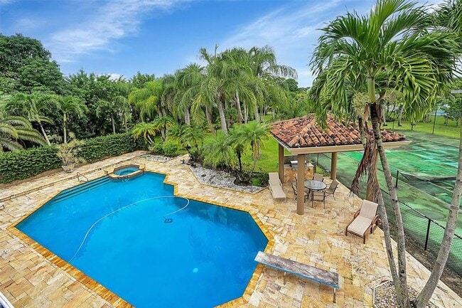 Building Photo - 4200 Coral Hills Dr