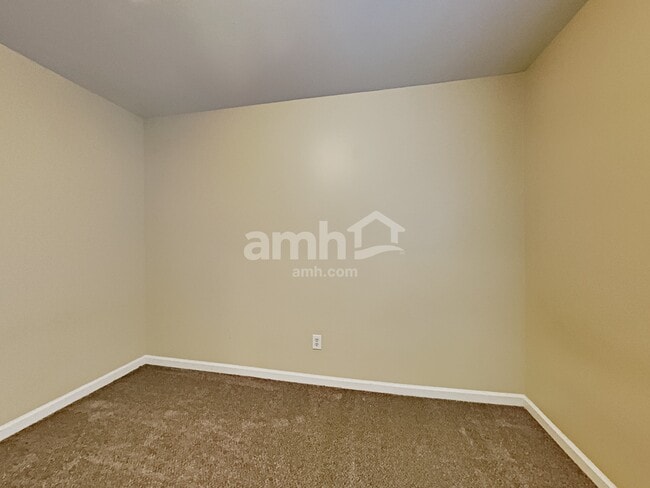 Building Photo - 2209 Ipswitch Dr