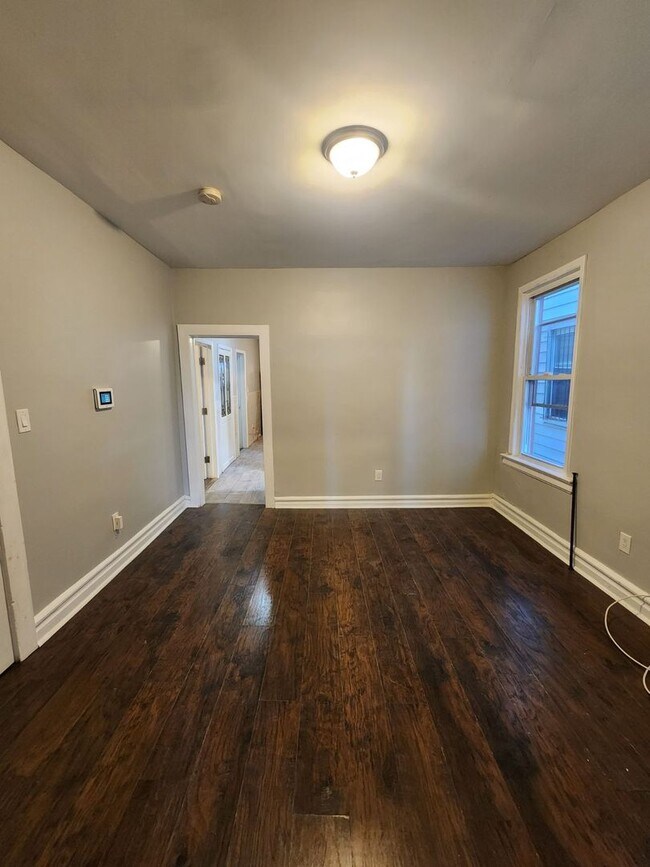 Building Photo - Joseph Gordon