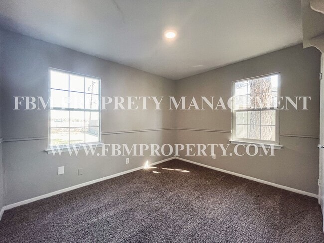 Building Photo - 136 Highland Dr