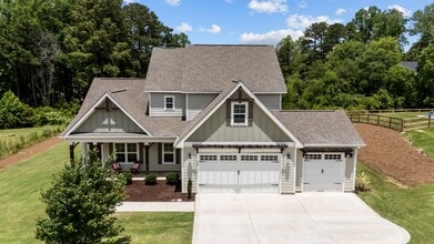 Building Photo - 130 Amelia Dr