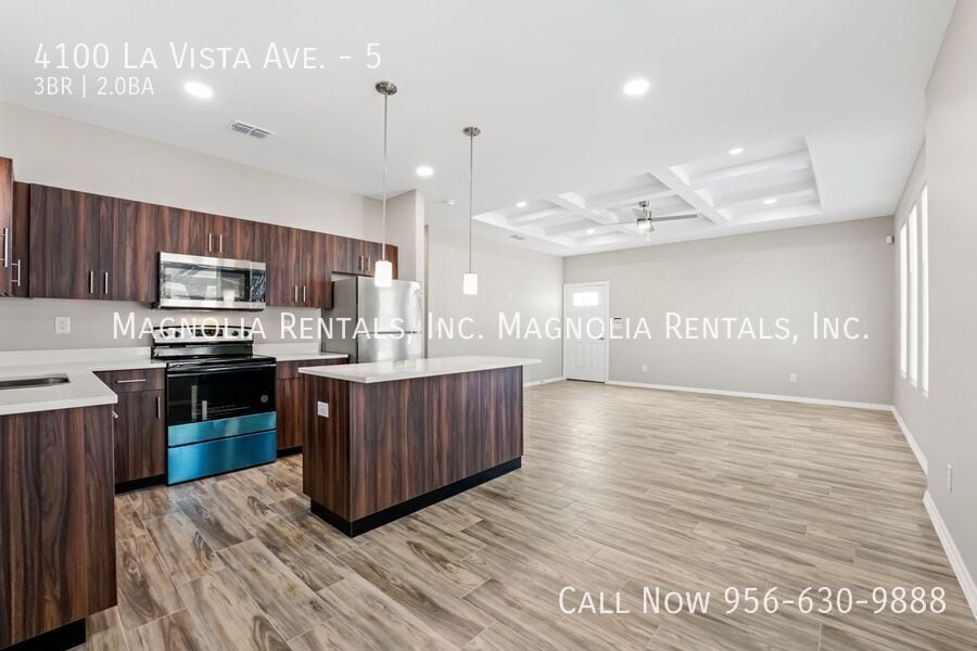 Building Photo - 4100 La Vista Ave