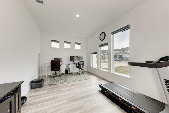 Building Photo - 2420 Novara Trl