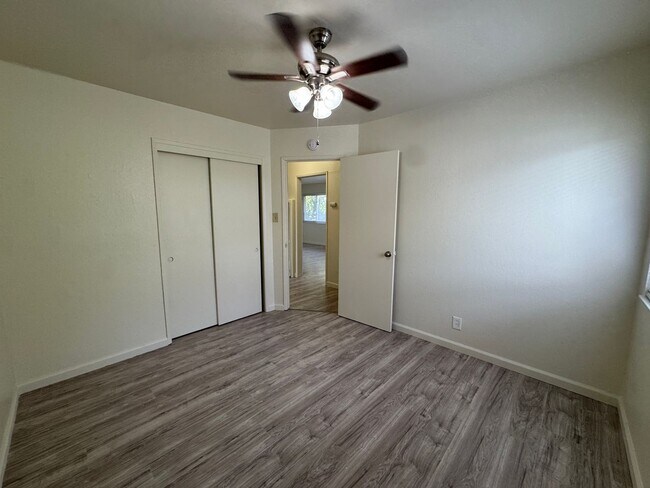 Building Photo - 4360 Twain Dr