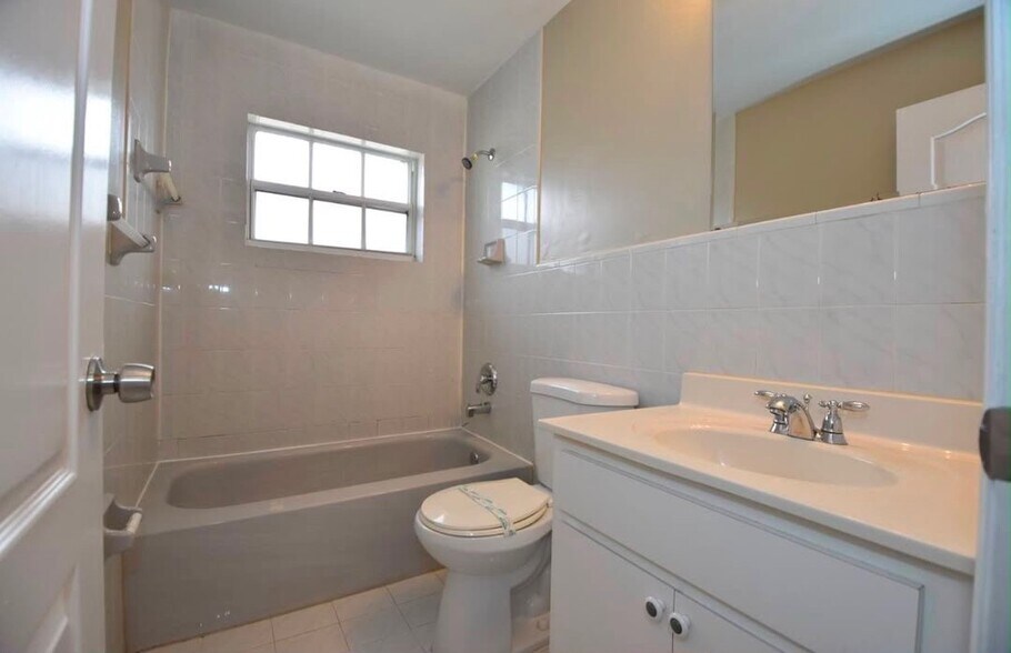 Building Photo - 15291 SW 51st St