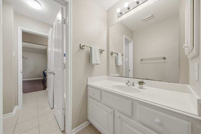 Building Photo - 4418 Ruttand Park Ln