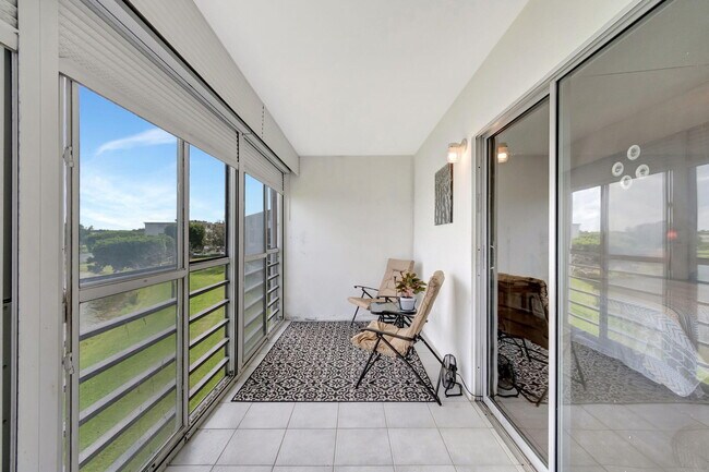 Building Photo - 3031 Cornwall B