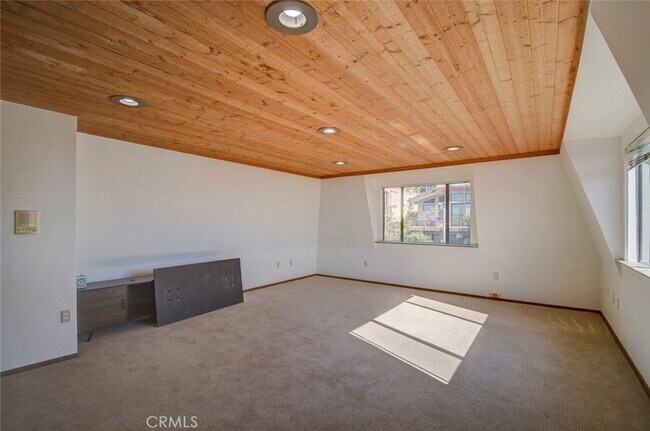 Building Photo - 751 Bolsana Dr