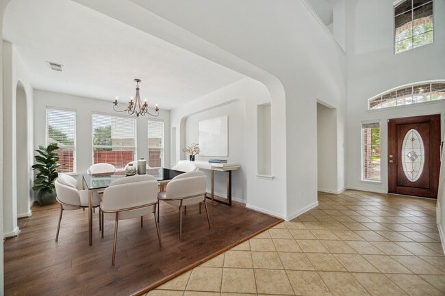 Building Photo - 26402 Larkspur Ridge Dr