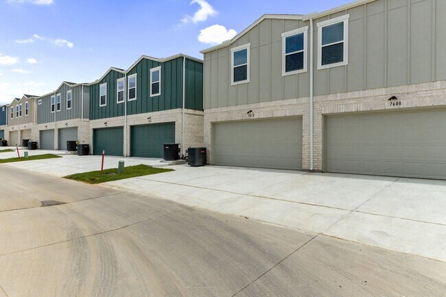Building Photo - Easy Living in North Richland Hills