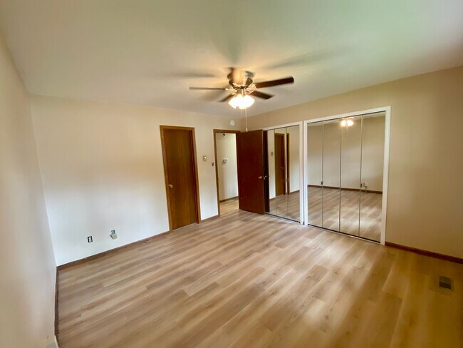 Building Photo - 2302 Cartier Dr