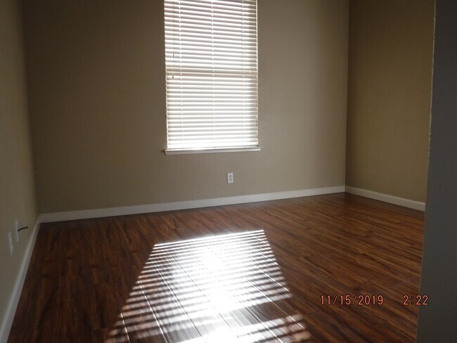 Building Photo - 1127 Manchester Way