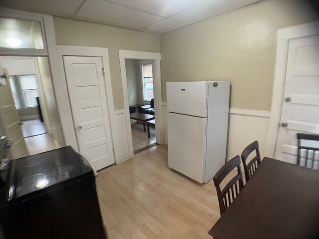 Building Photo - 141 Franklin St