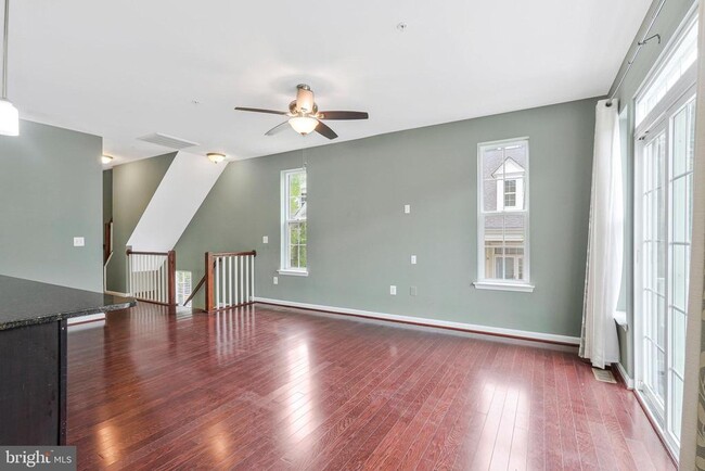 Building Photo - 59 Steeplechase Dr
