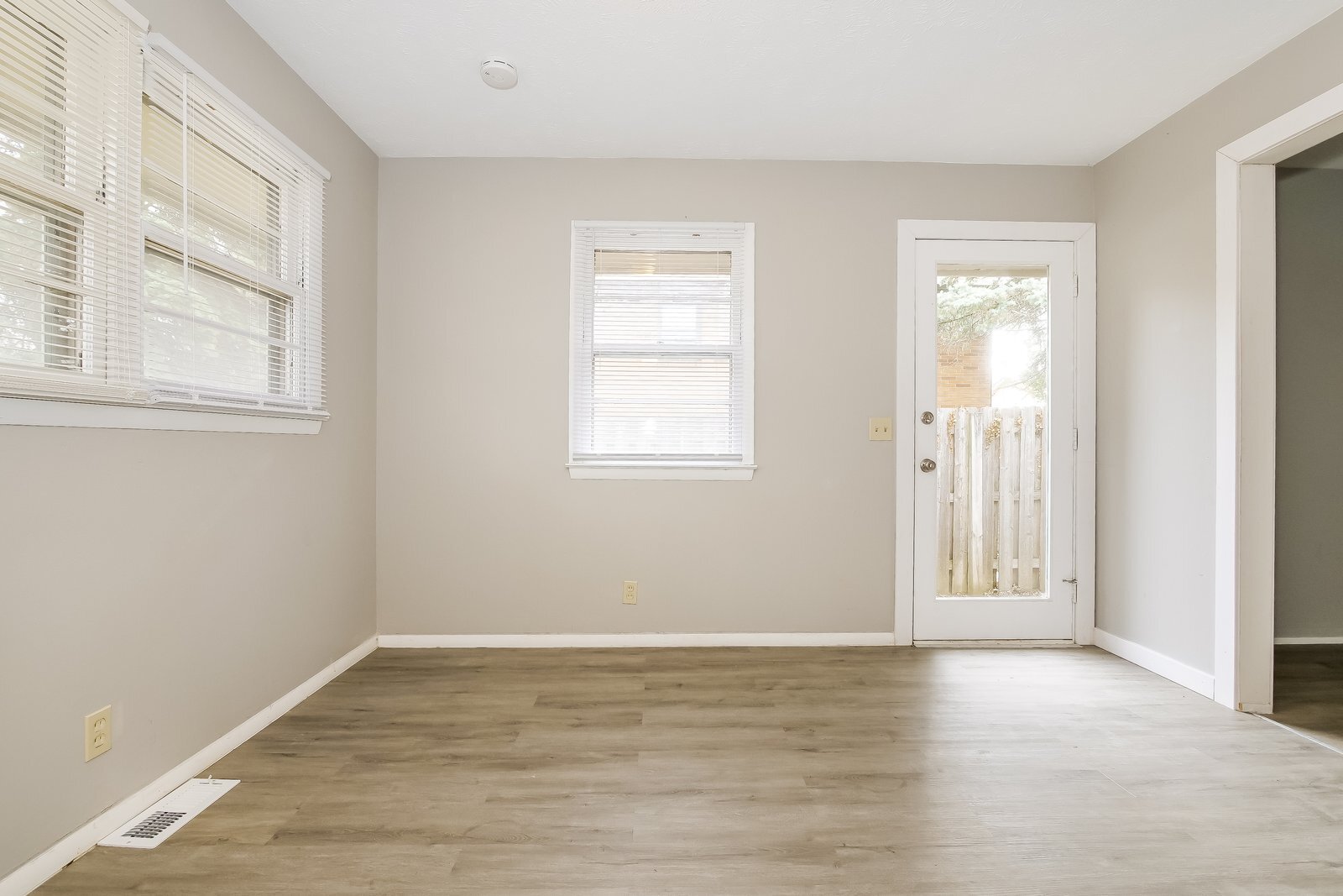 Building Photo - 8549 Meredith Ave