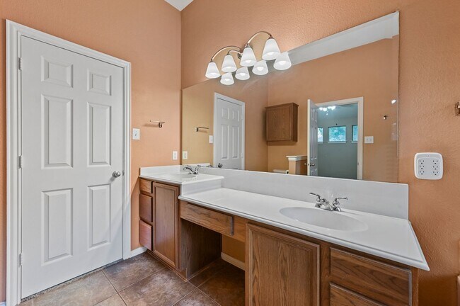 Building Photo - Stunning 3 bedroom 2 bath home in Frisco!