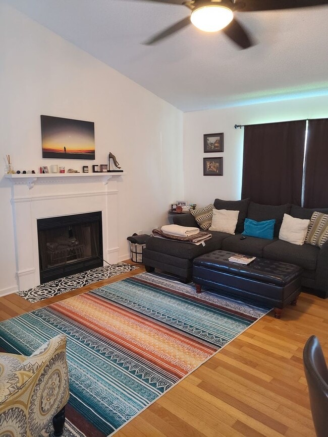 Building Photo - Cozy Home in Prime Location!