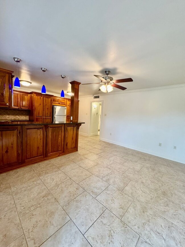 Building Photo - pp238